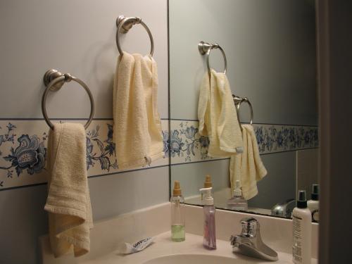 Yellow bath